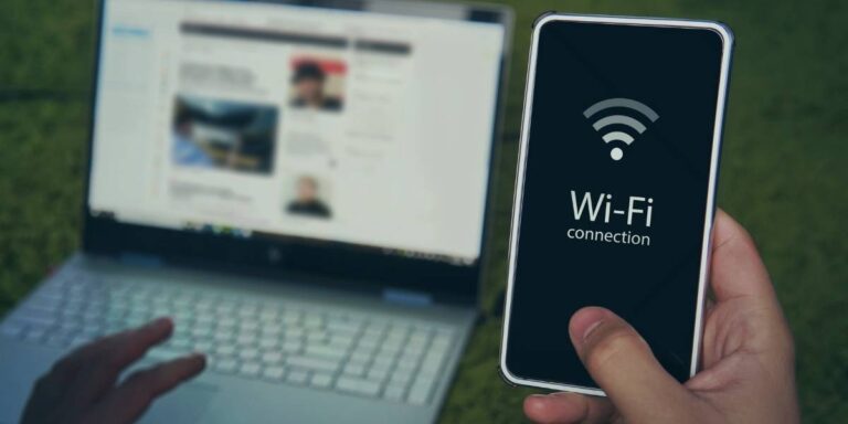 Phone with WiFi Connection representing broadband WiFi extender